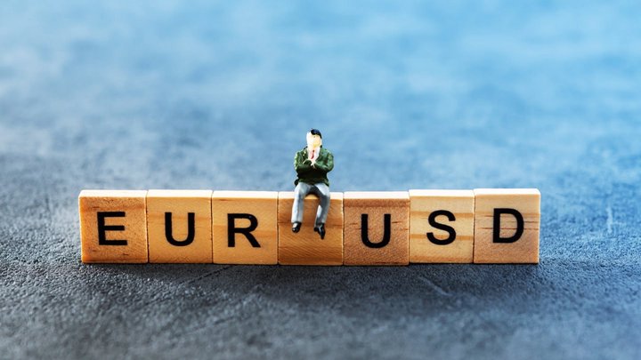 1,12 може да активира дълги позиции в EURUSD. Ще видим ли 1,14 или по-високи нива?