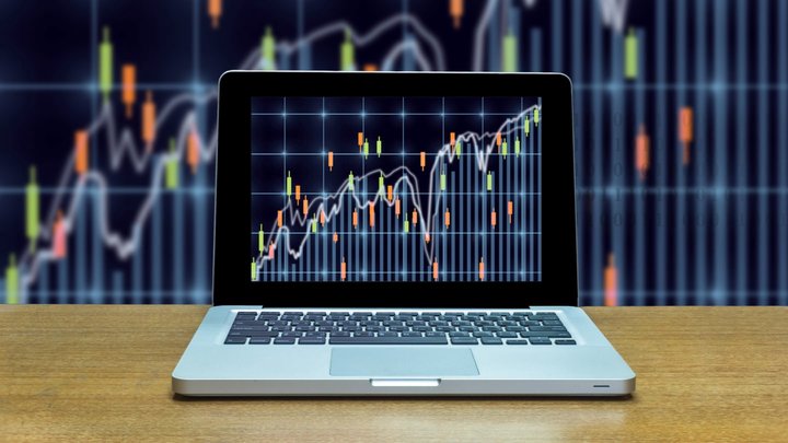 Arbitrage Forex software shown on a macbook