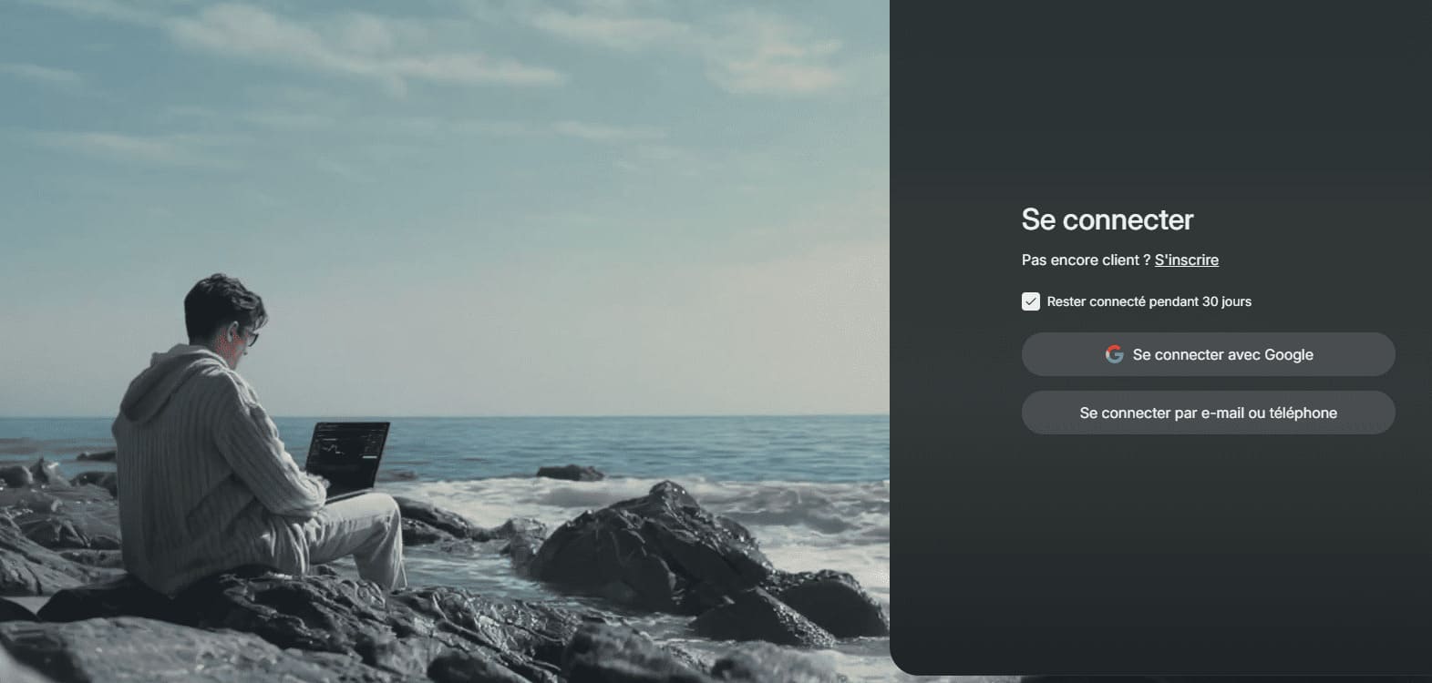 Page de connexion du Dashboard Admirals avec un formulaire d'authentification à droite et l'illustration d'une personne travaillant sur un ordinateur portable au bord de la mer à gauche.