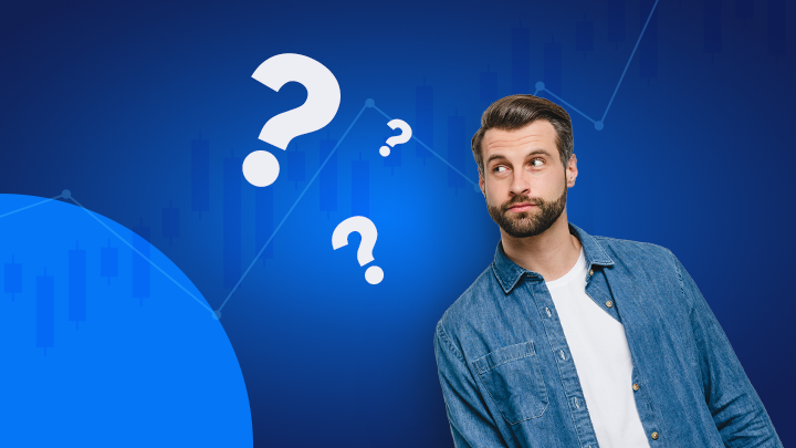 homme avec des points d'interrogation sur fond bleu représentant le questionnement sur la façon d'utiliser la Plateforme Admirals