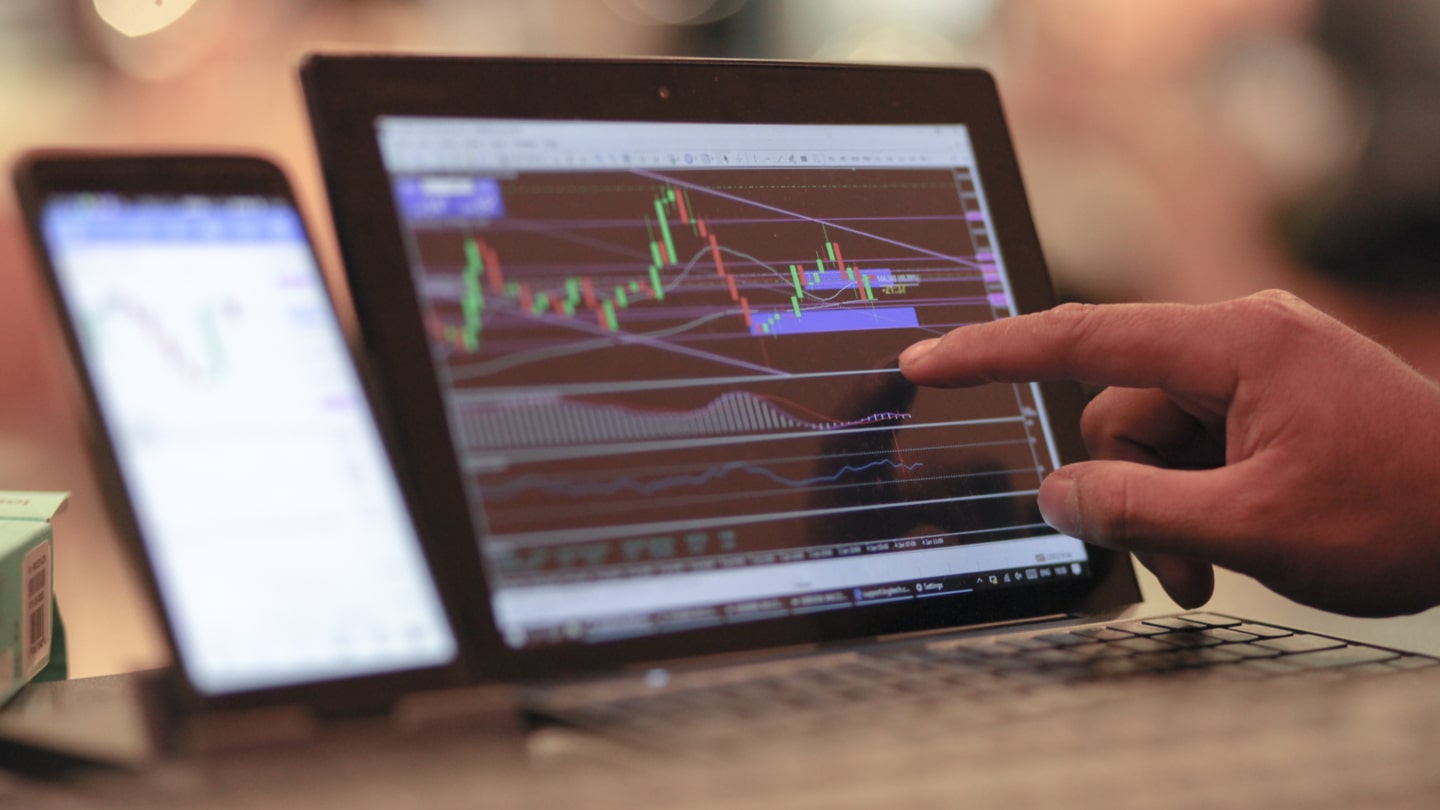 Trading Style Guide Scalping vs Day Trading vs Swing Trading